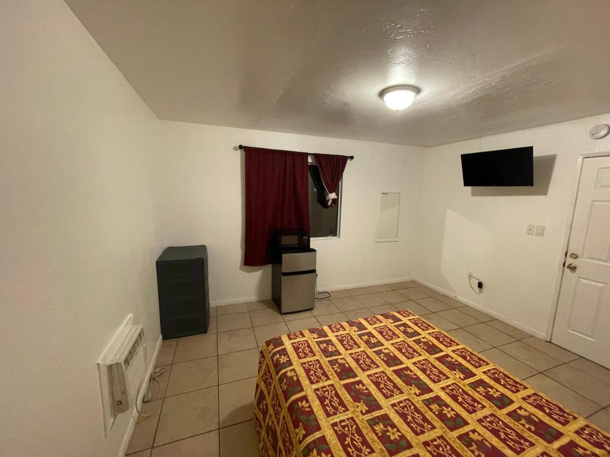 Crown Inn & Suites Spring Valley  Eksteriør bilde