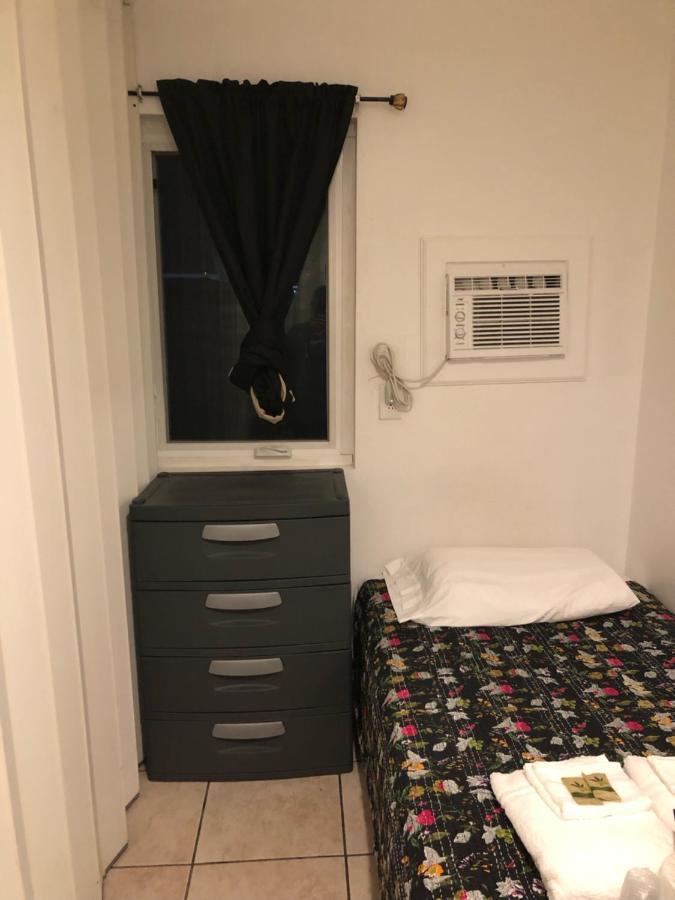 Crown Inn & Suites Spring Valley  Eksteriør bilde